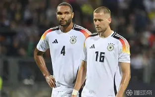 九游电脑版-赛地聚焦：西甲转会期热度飙升；勒沃库森手感冰凉；媒体盛赞；轮换策略成焦点的简单介绍