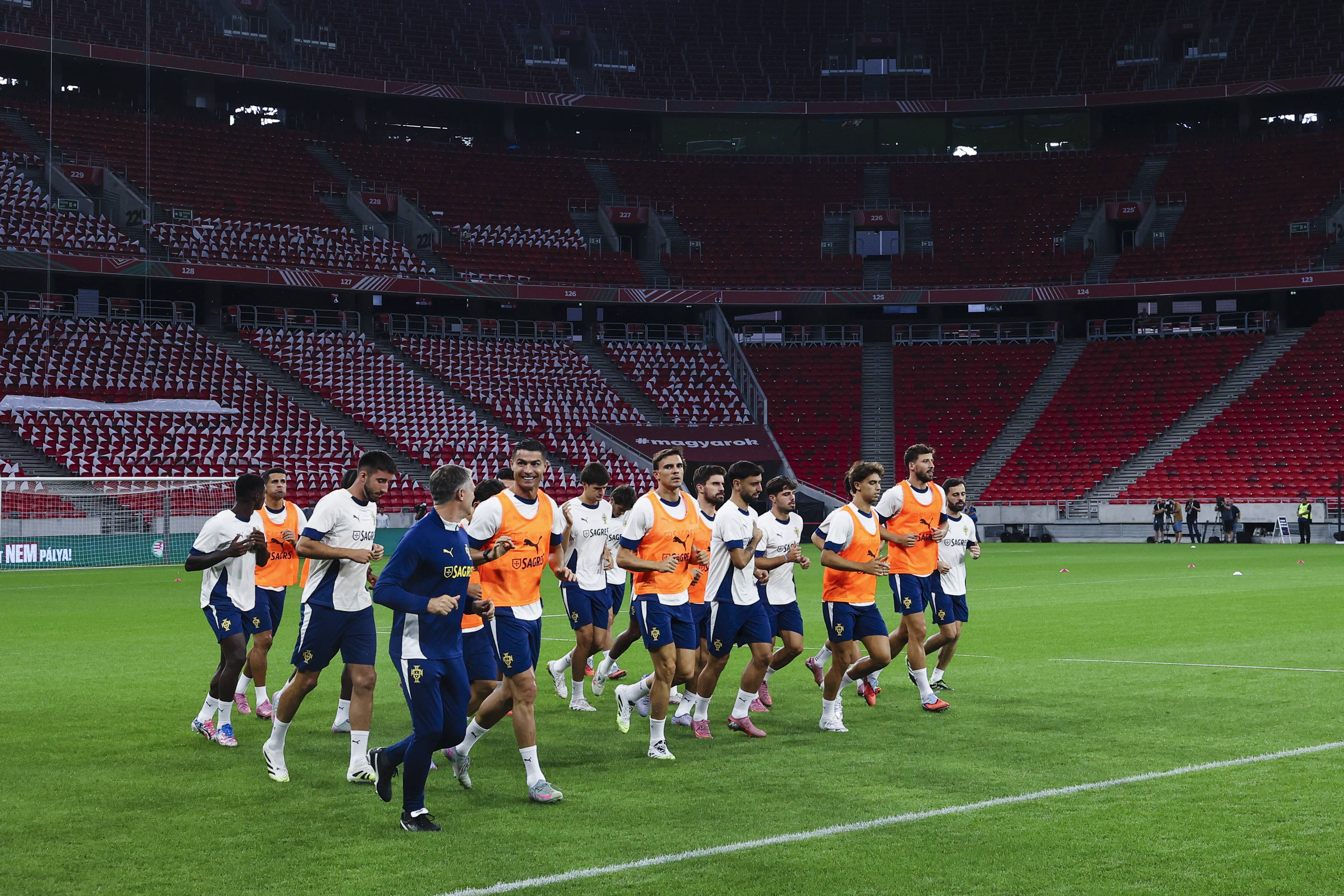 九游电脑版-包含赛后瓦伦西亚备战亚冠今夜切尔西调整名单以备NBA总决赛之后，广州队内部沟通备战欧联的词条