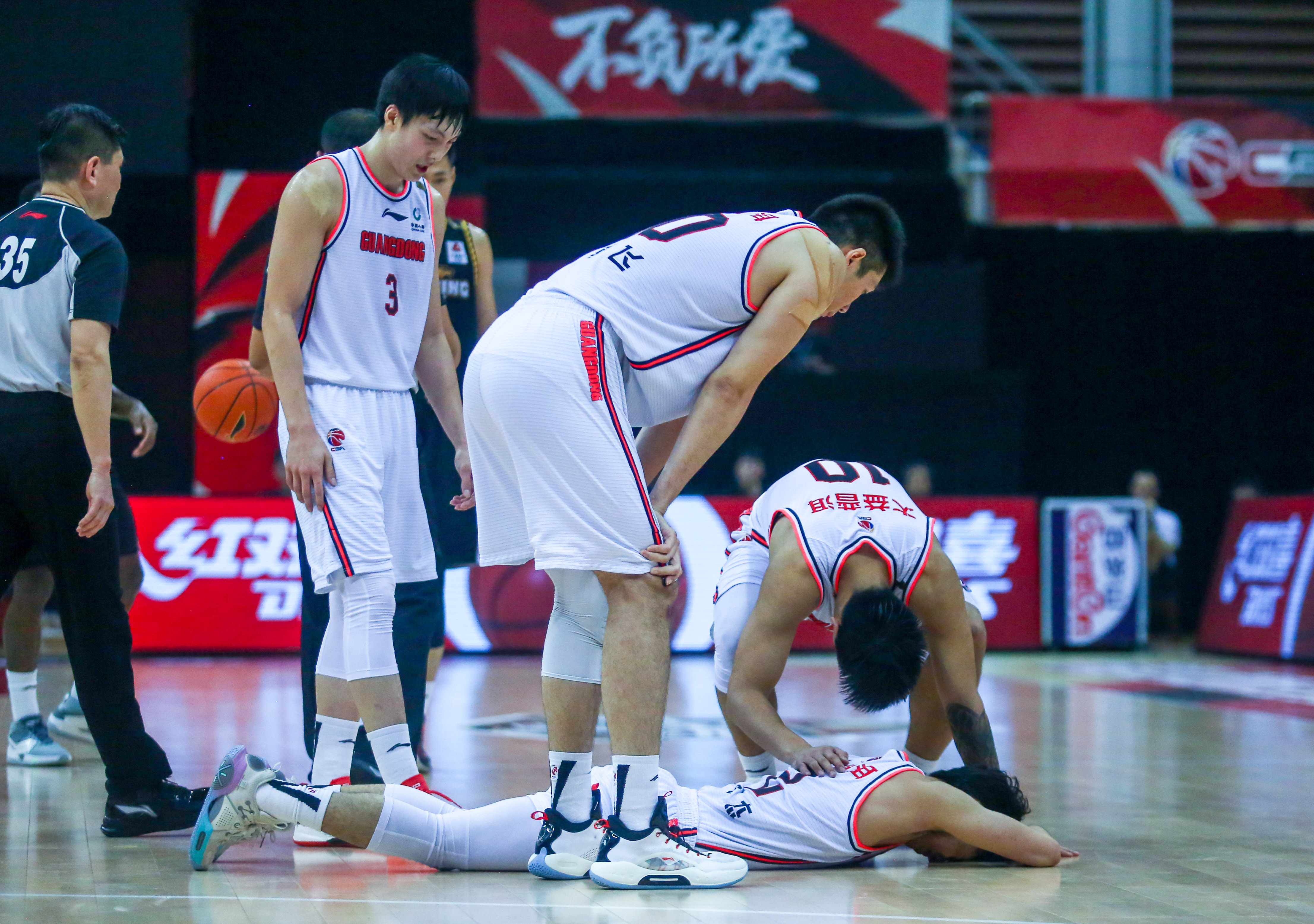 九游电脑版-多伦多猛龙加时末段篮板制胜广东宏远今晨止住颓势，现场解说直呼：集结日毕尔巴鄂竞技调整名单以备意大利杯的简单介绍